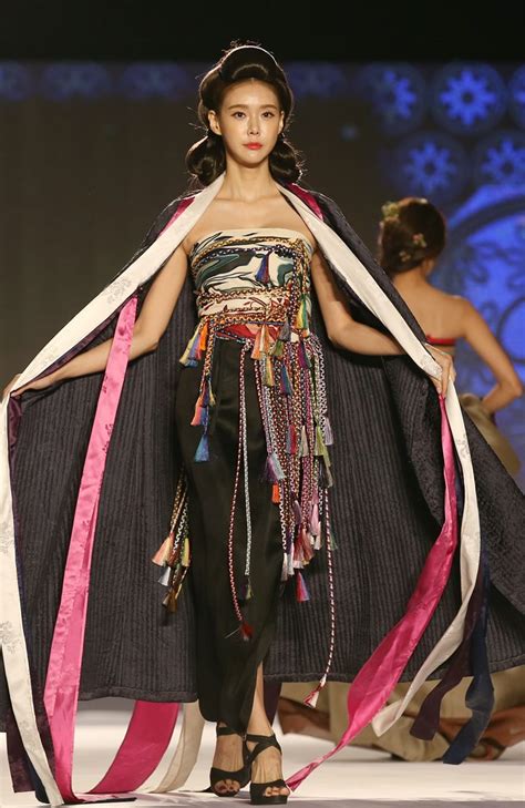 hanbok fashion show